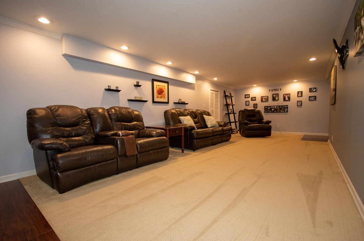 2561 Montgomery St, Gary IN 46403-2068 exterior