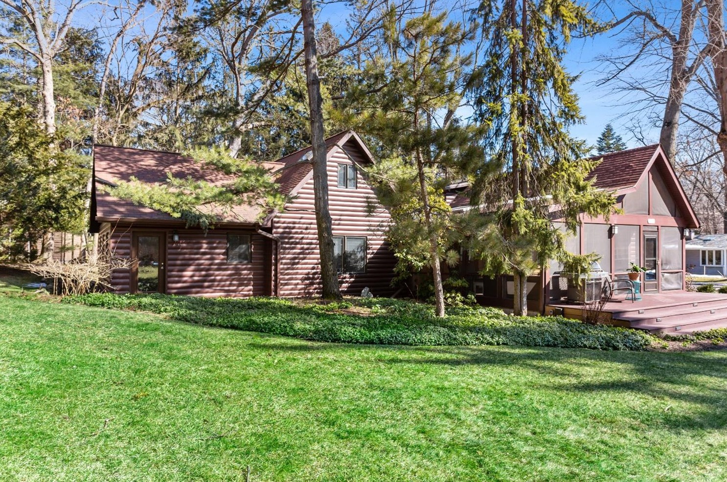 3832 Hiawatha Dr, Michigan City IN  46360-1189 exterior