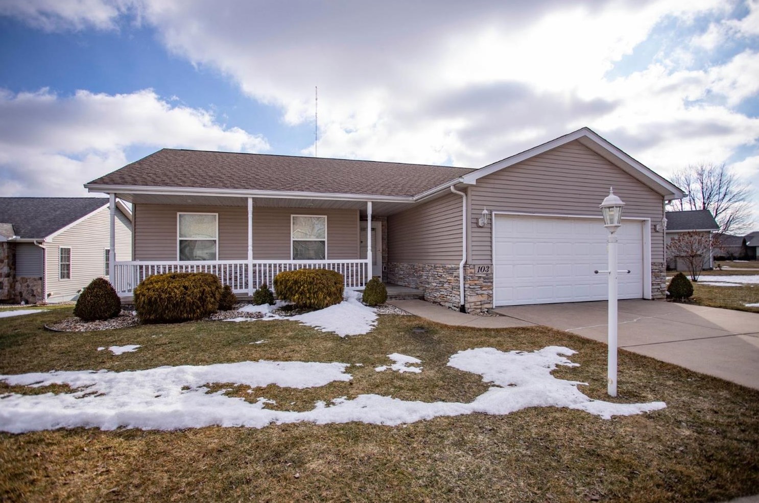 103 Whispering Blvd, La Porte, IN 46350-3590