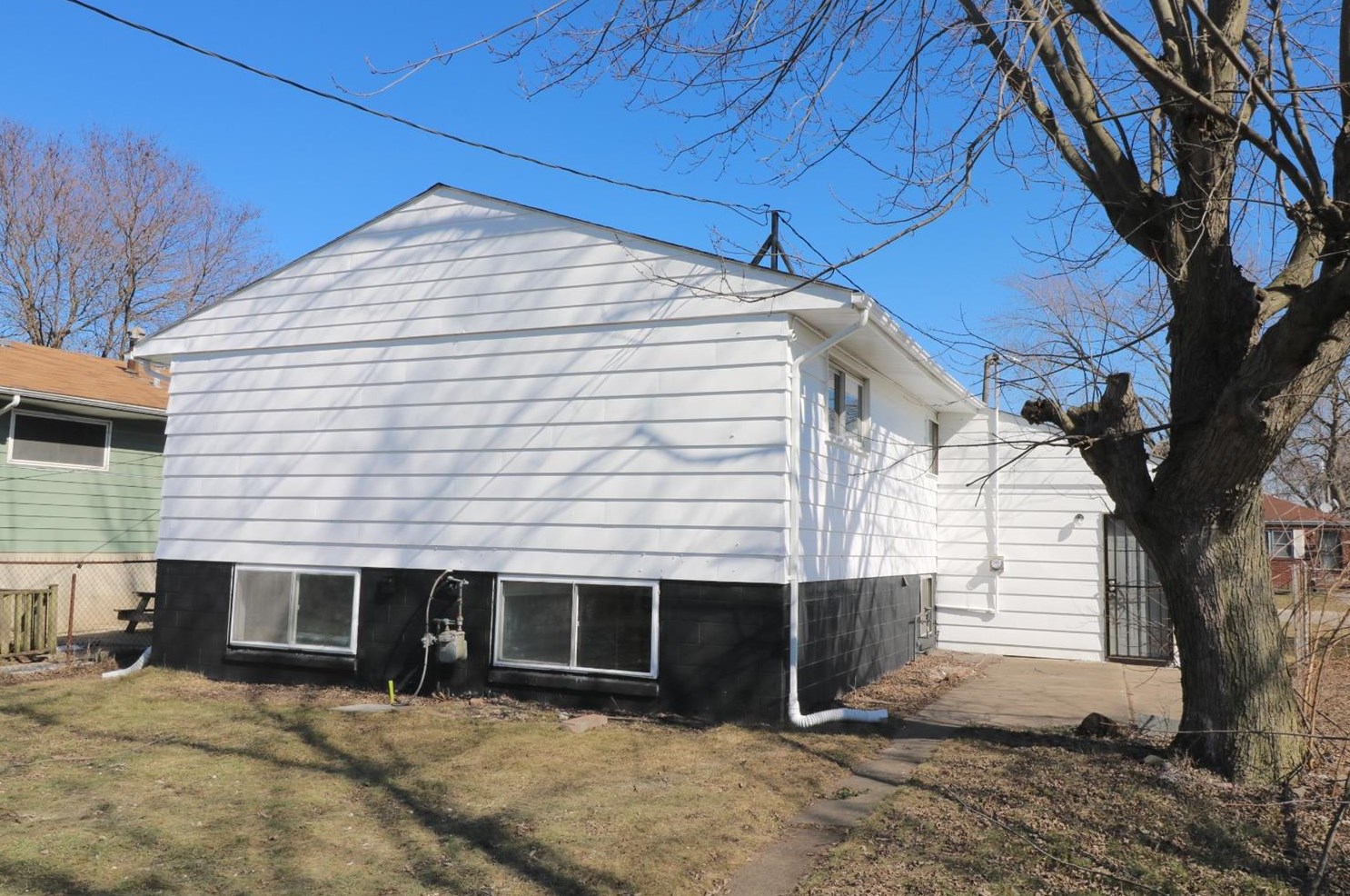 1528 Carolina St, Gary, IN 46407-2345