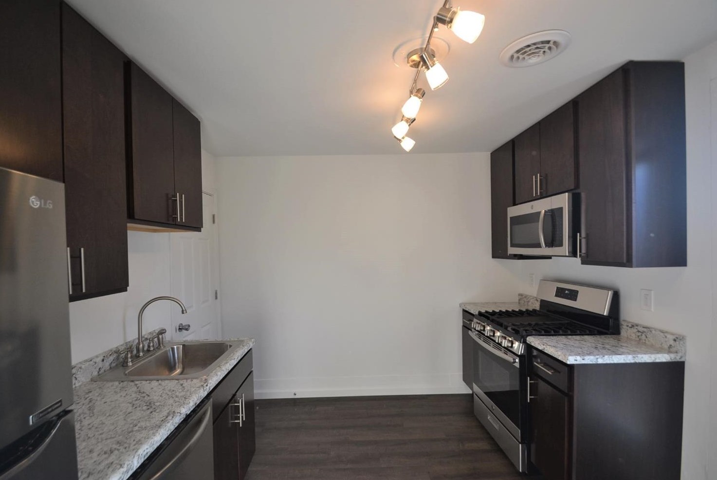 610 Union St, Valpo, IN 46383