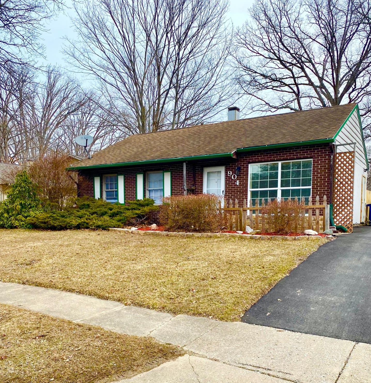 904 Tall Timber Dr, Michigan City, IN 46360-2806