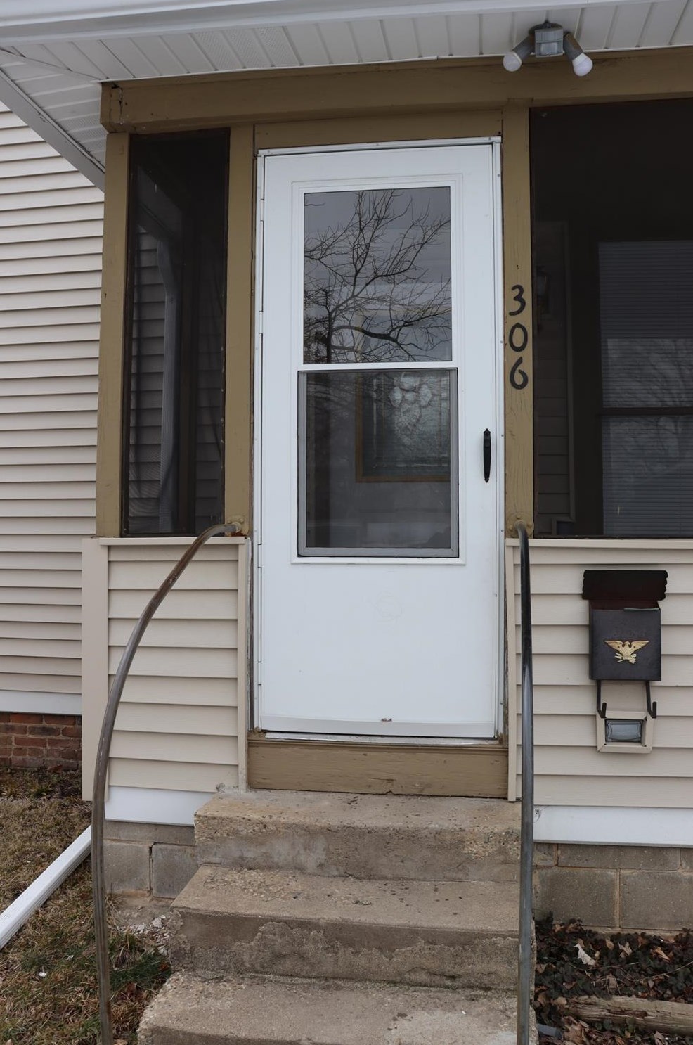 306 Cable St, La Porte, IN 46350-2534
