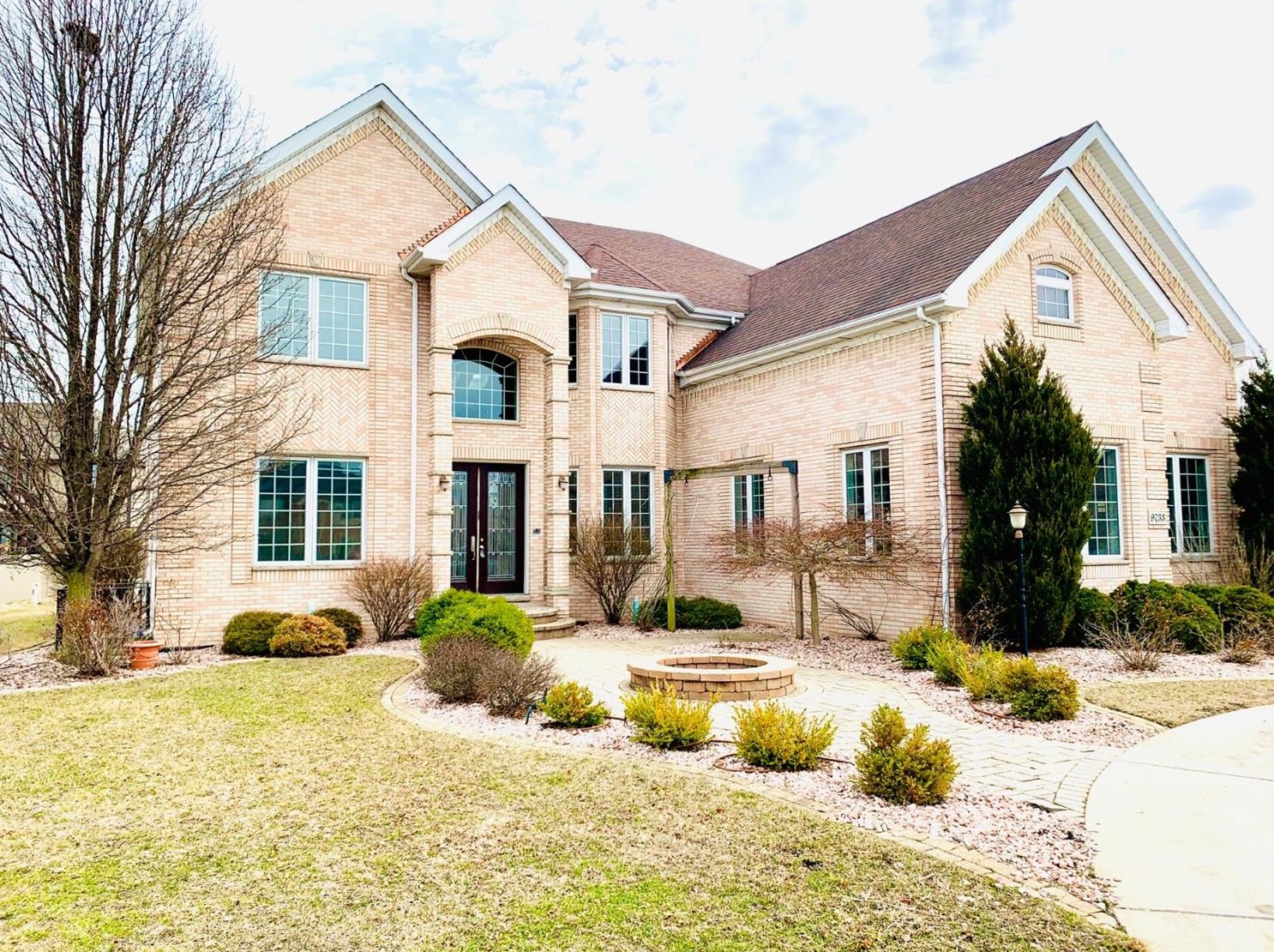 9733 Laurel Ct, Hammond, IN 46321