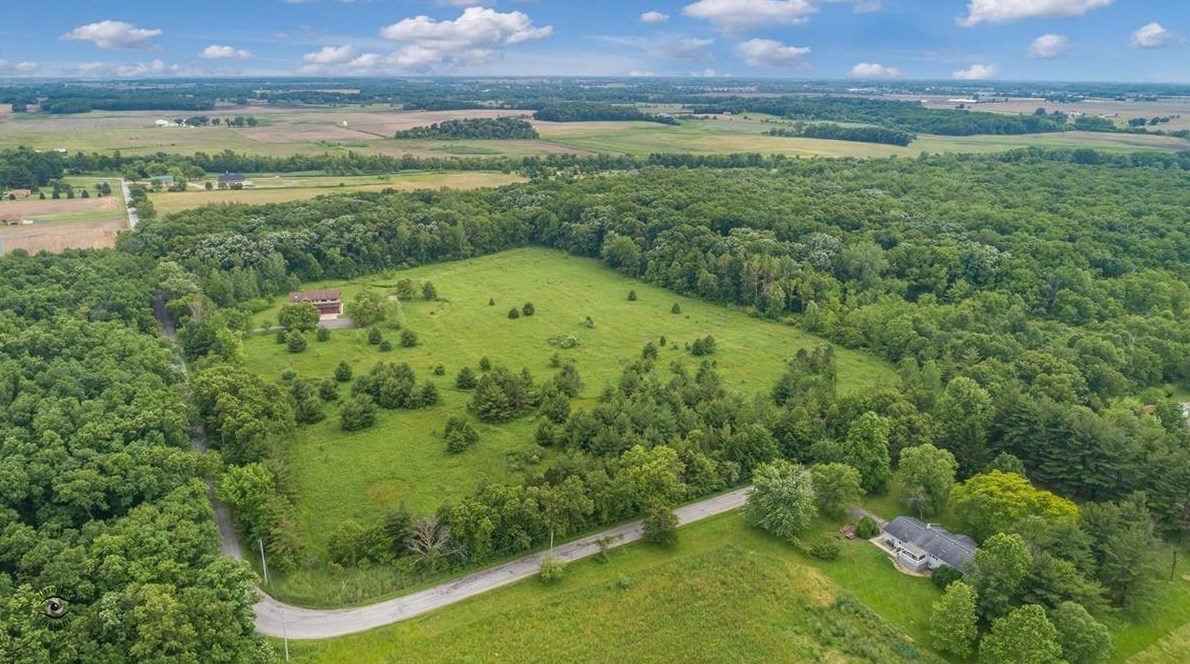 11416 Benton, Crown Point, IN 46307