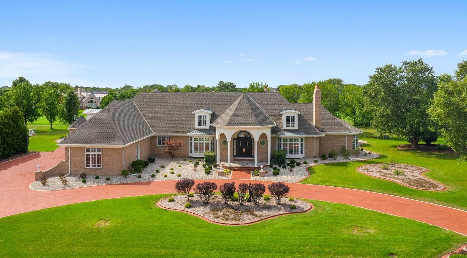 1024 Killarney Dr, Dyer, IN 46311