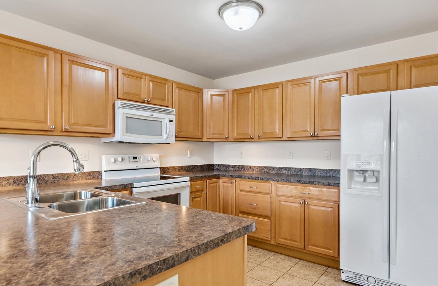 1778 Danvers Pkwy, Valpo, IN 46385-9120