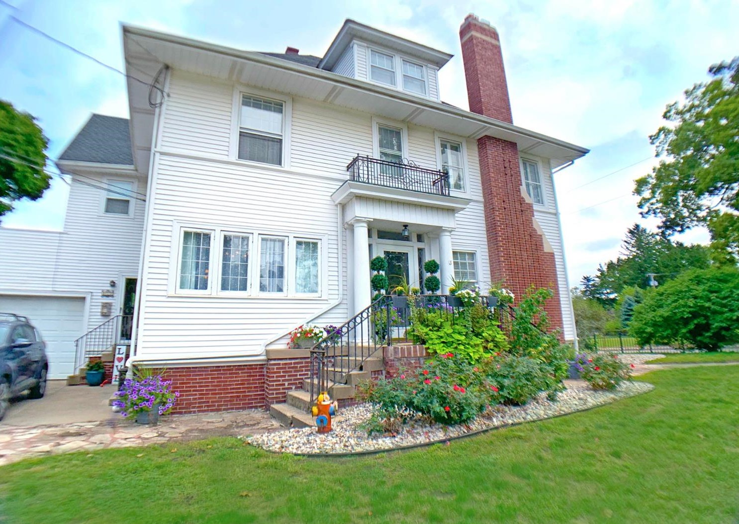 111 Earl Rd, Michigan City IN  46360-6129 exterior