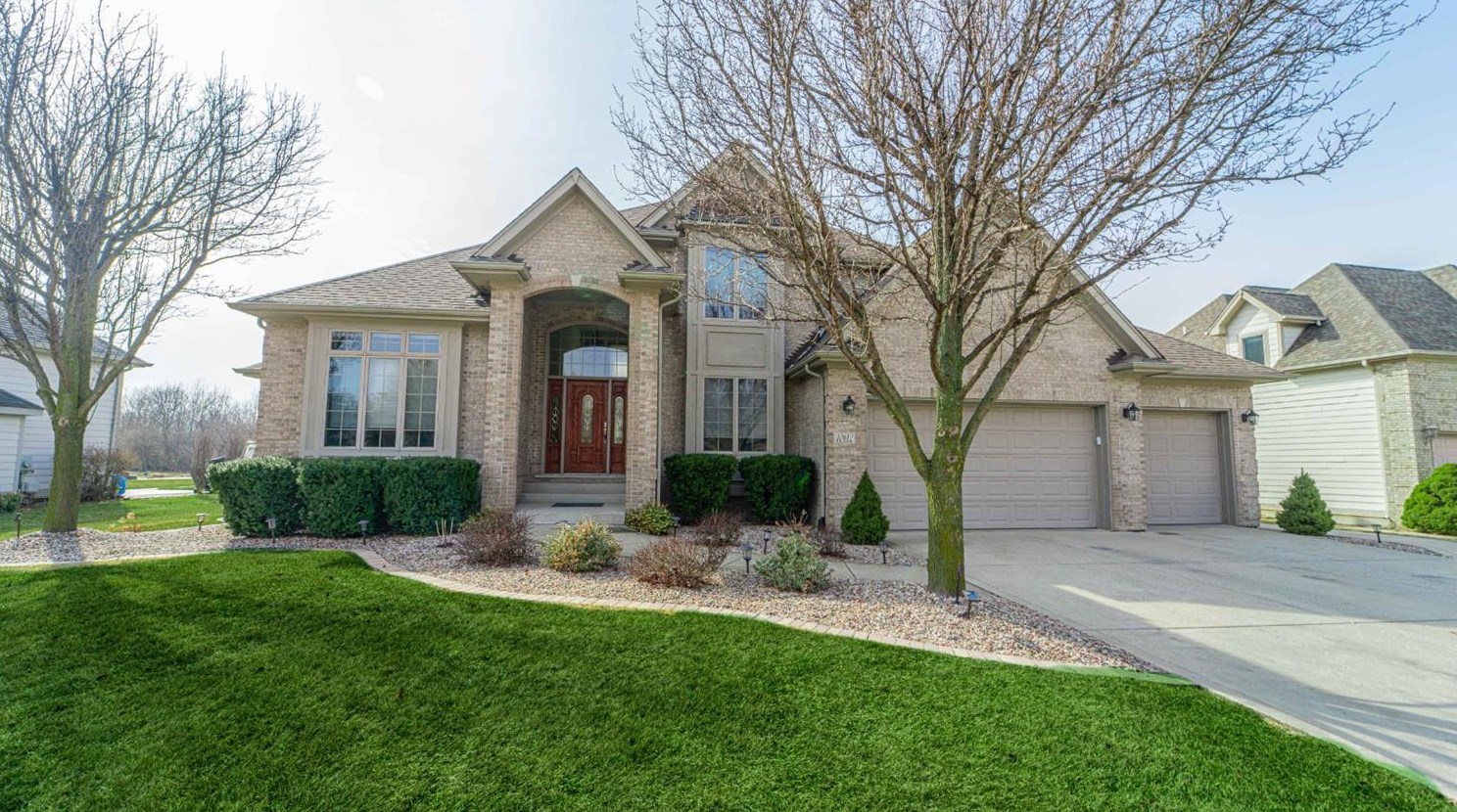 10612 Erie Dr, Crown Point, IN 46307