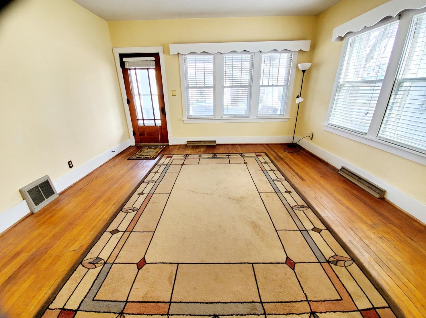 319 Derby St, Michigan City, IN 46360-6119