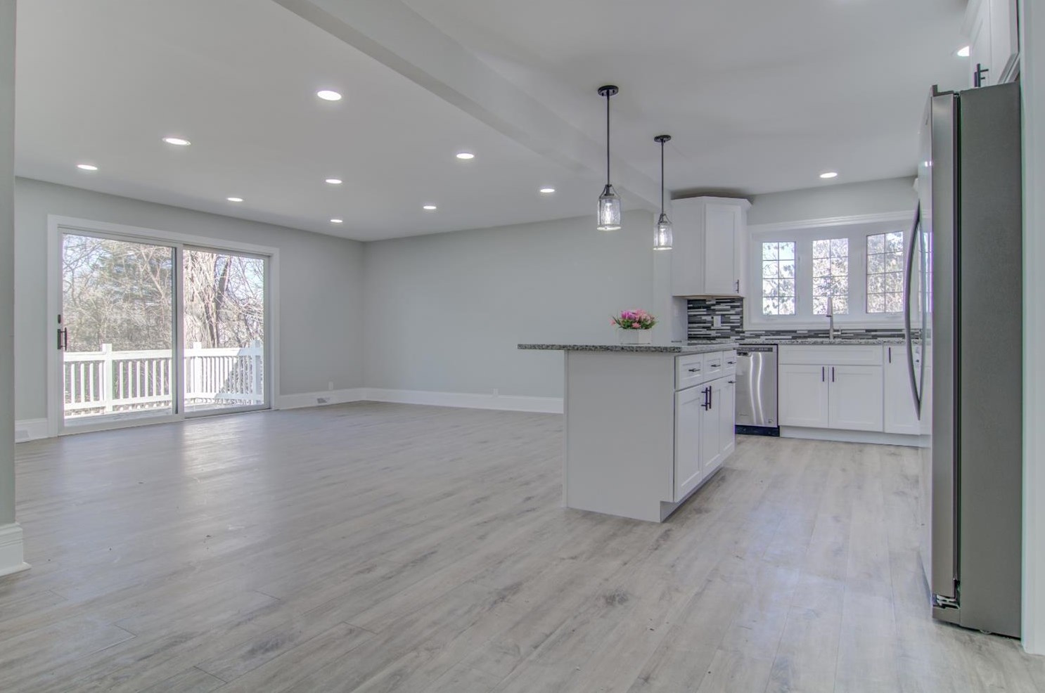 919 River Dr, Hammond, IN 46321