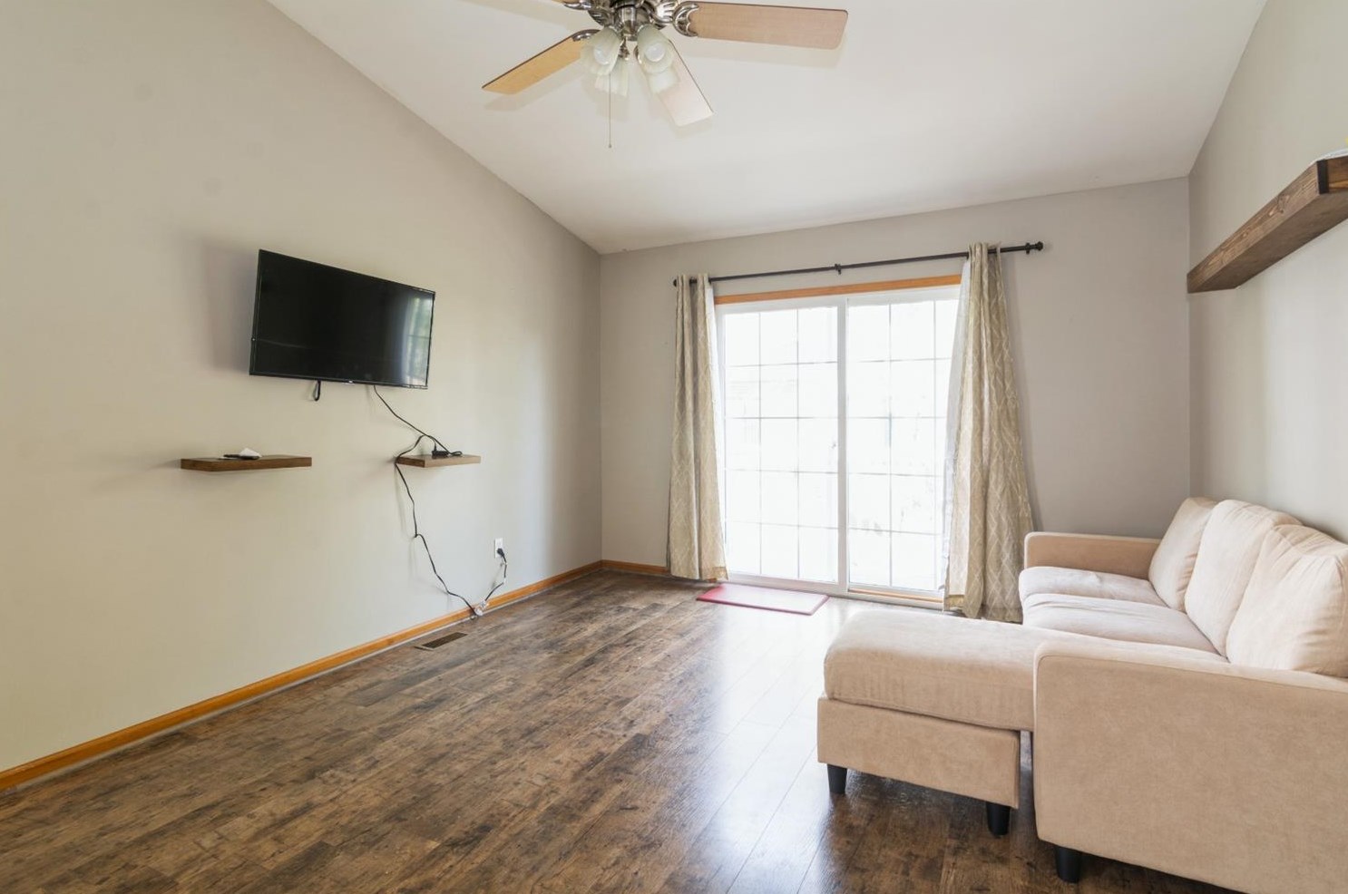 3027 Columbine Cir, Valpo, IN 46383