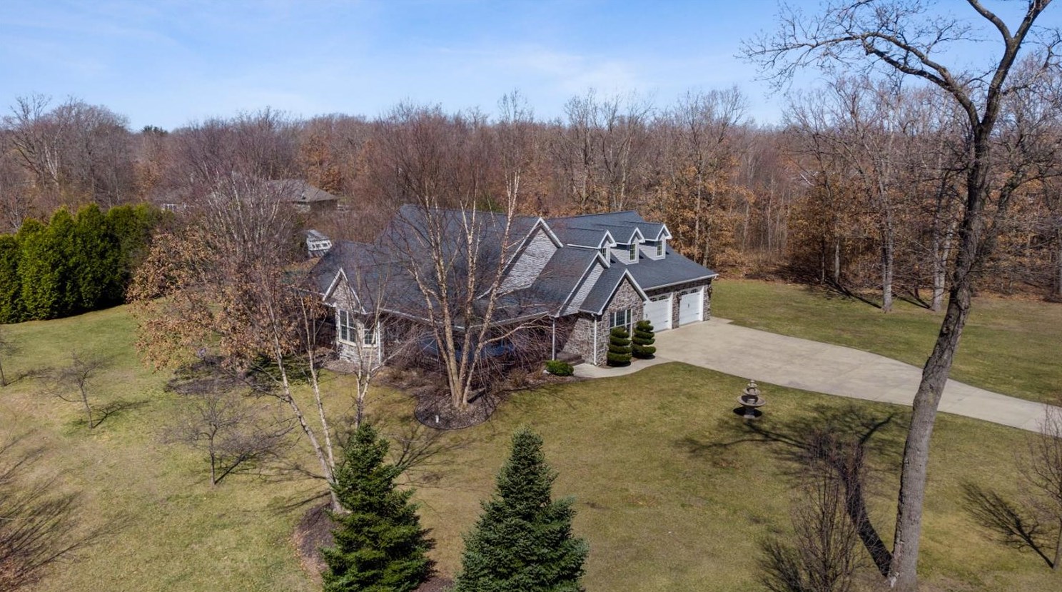 10370 Cynthia Ln, Wheatfield, IN 46392