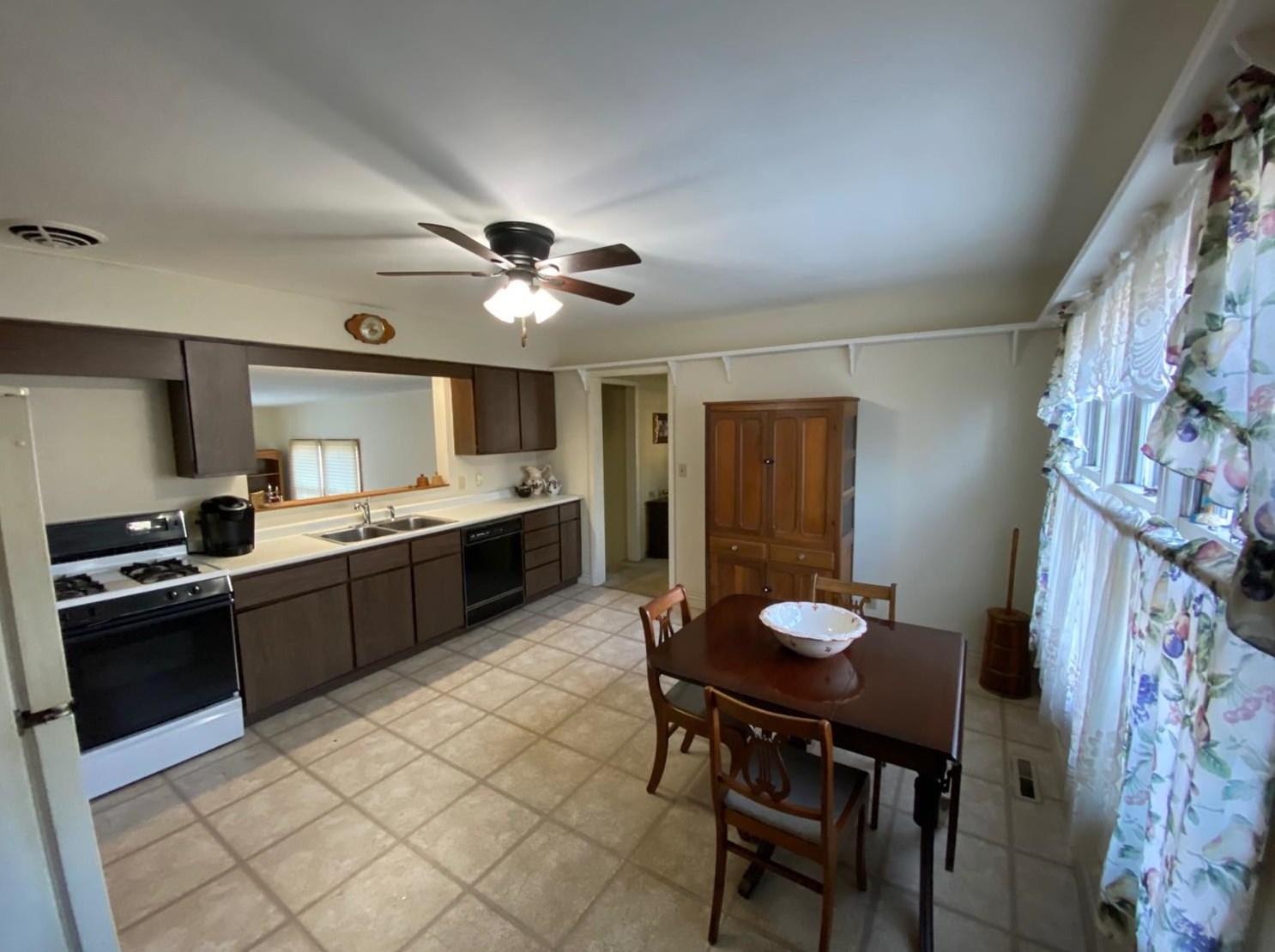 780 Park Dr, Porter IN  46304-2953 exterior