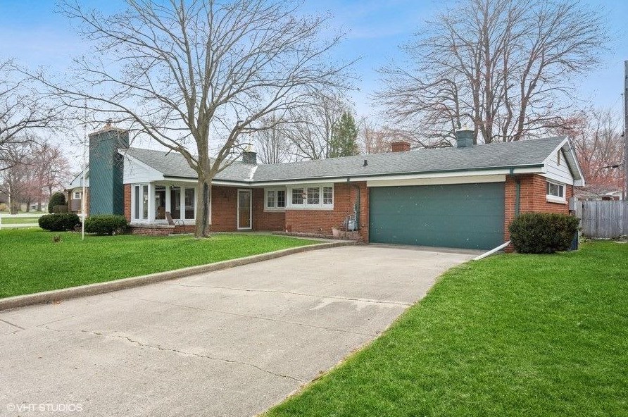 221 Garrettson Ave, Michigan City, IN 46360-7037