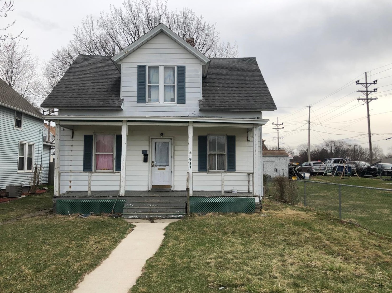 911 F St, La Porte, IN 46350-5529