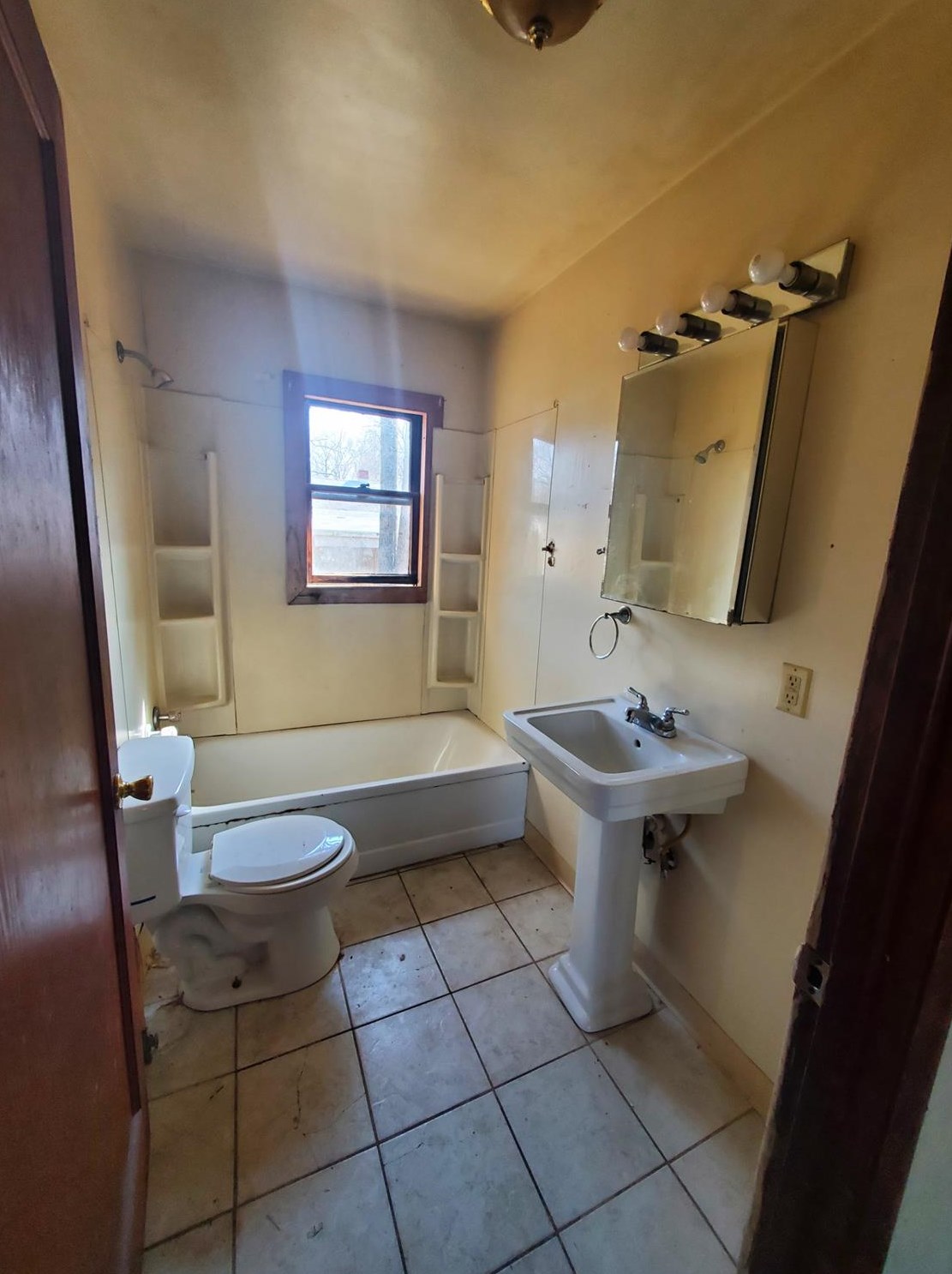 516 Nahas St, Michigan City IN  46360-2138 exterior