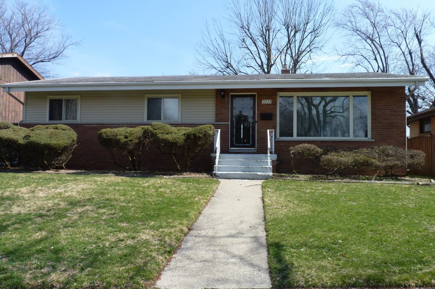 7223 Tilley Dr, Hammond, IN 46324-2135