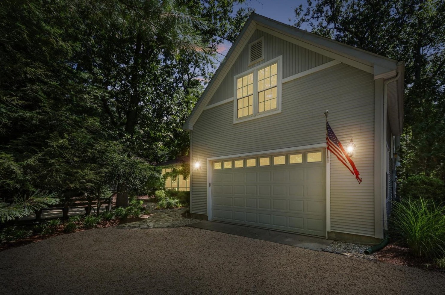 207 Hoosier Dr, Michigan City, IN 46360-1227