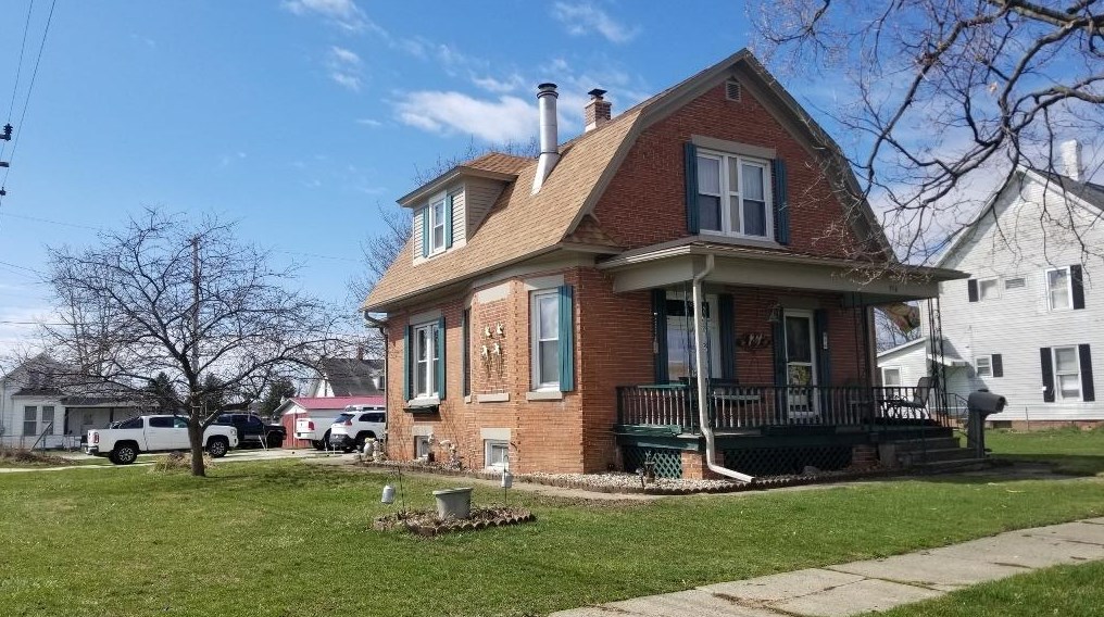 916 E St, La Porte, IN 46350-5523