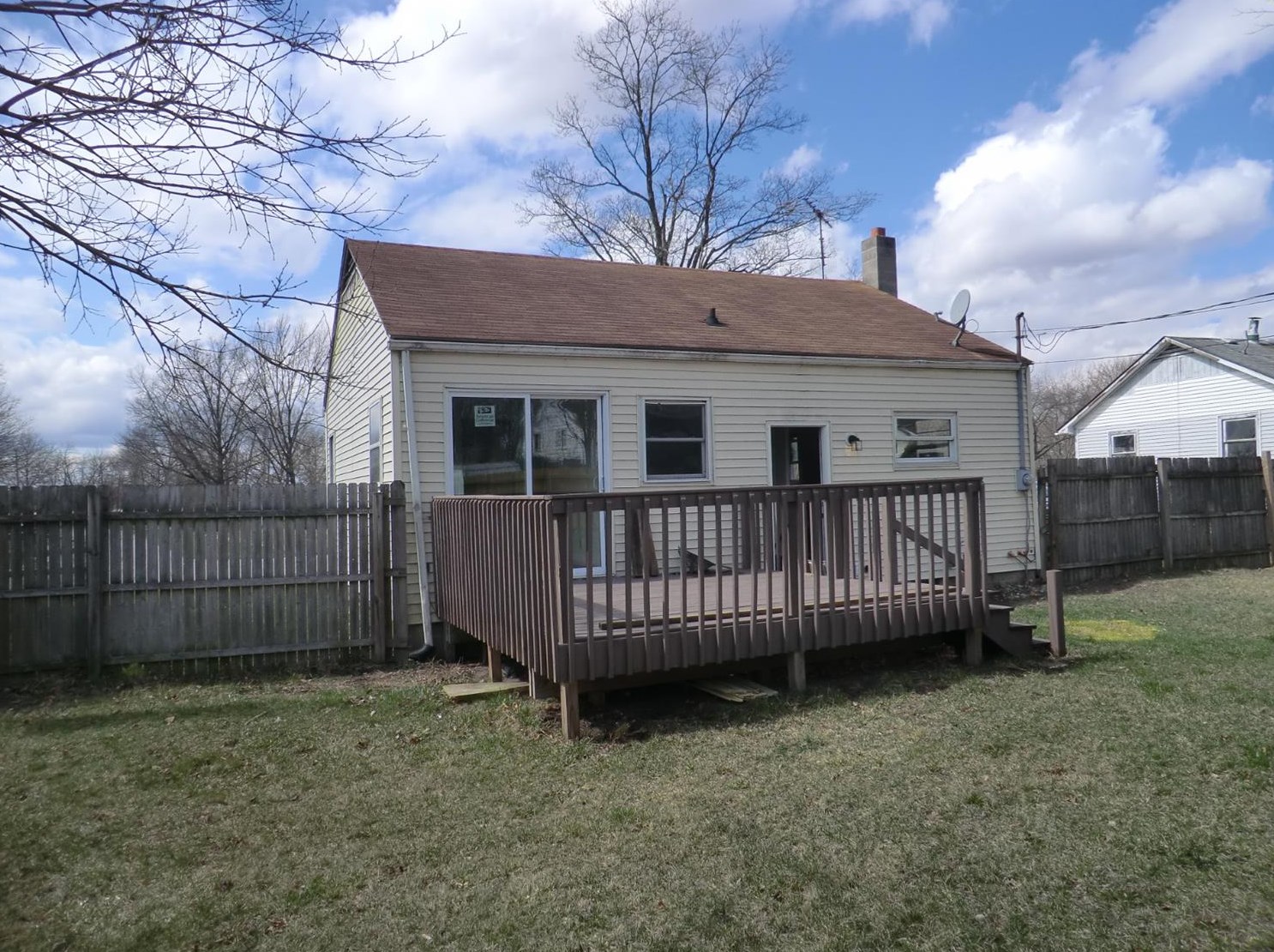 341 Litchfield Rd, Kingsford Heights, IN 46346-3350