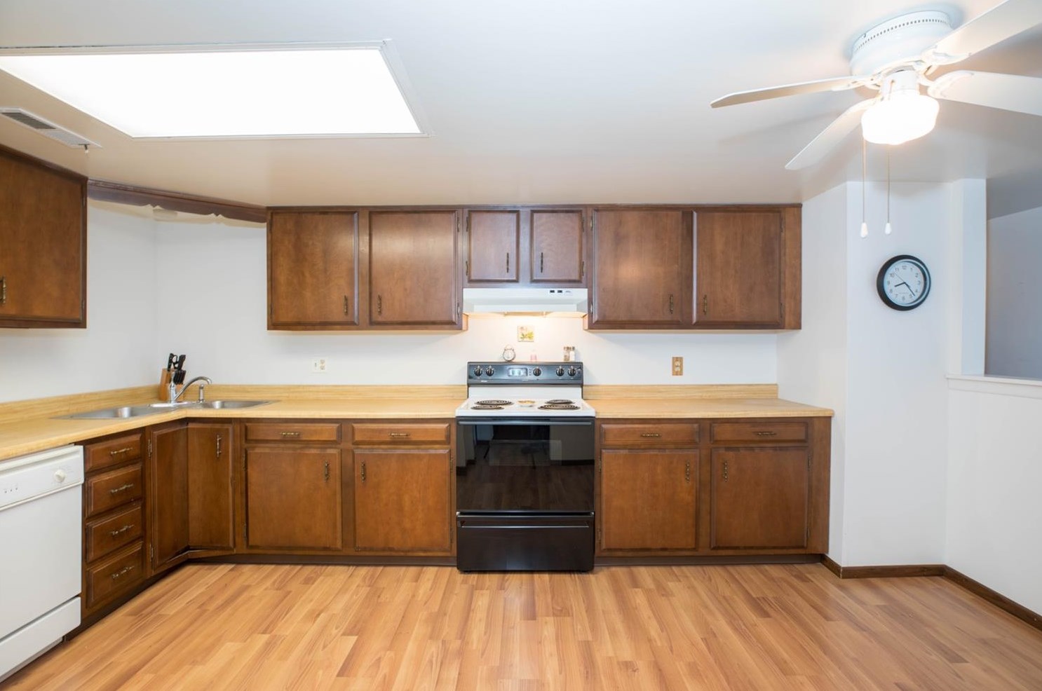 321 Deerpath Dr, Schererville, IN 46375-2566