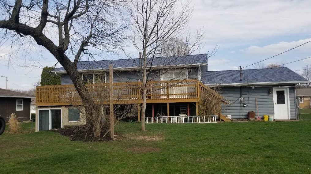 2102 Cougar Dr, La Porte, IN 46350-6466