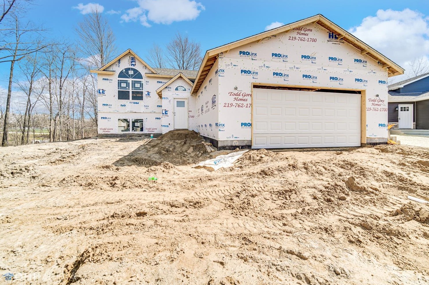 687 Friars Green, Valpo, IN 46385