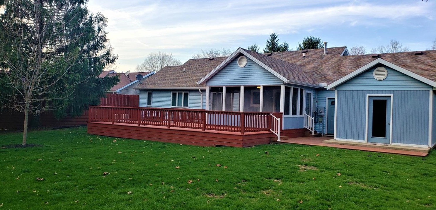317 Holley Dr, Kentland, IN 47951-1032