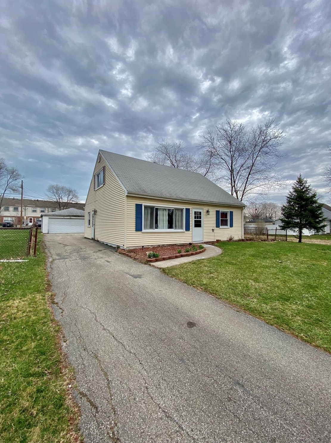 361 Lahonda Dr, Valpo, IN 46385