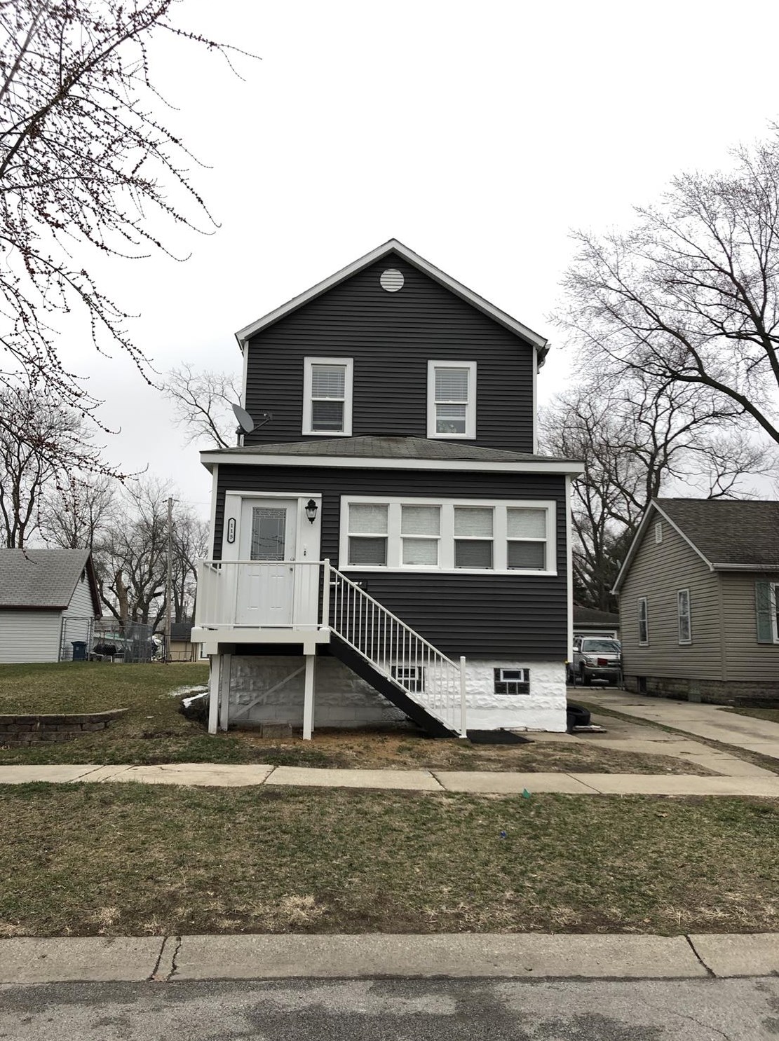 115 S Lafayette St, Griffith, IN 46319