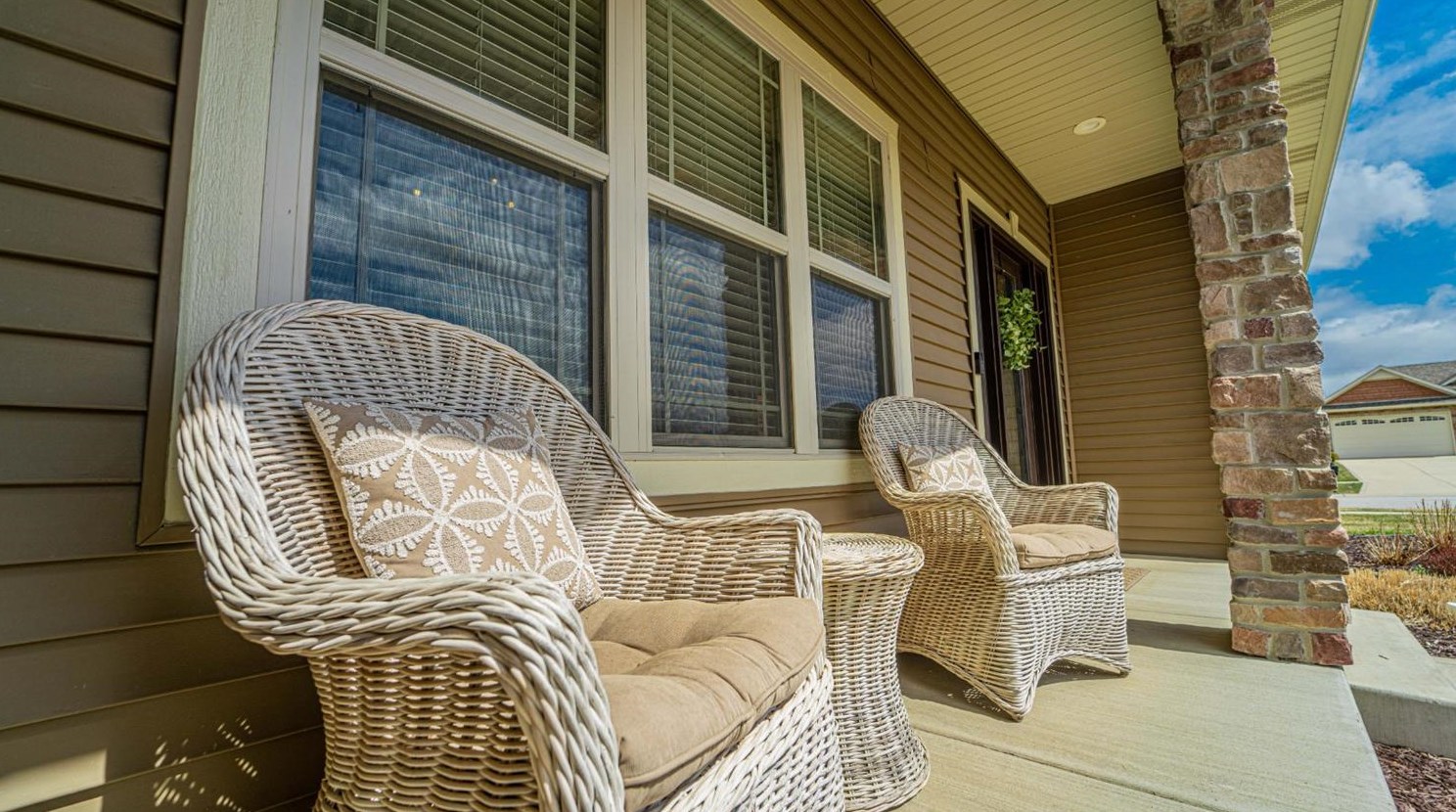 1352 Verandah Dr, Valpo, IN 46385