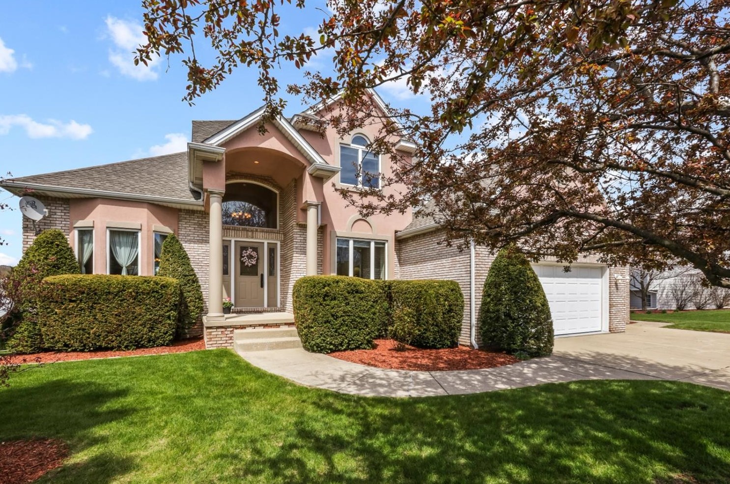 1452 Diamond Blvd, Valpo, IN 46385