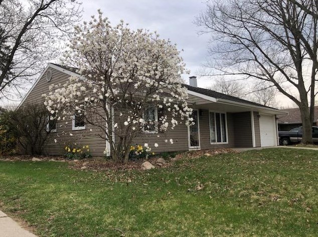 2208 Fernhill Dr, Valpo, IN 46385