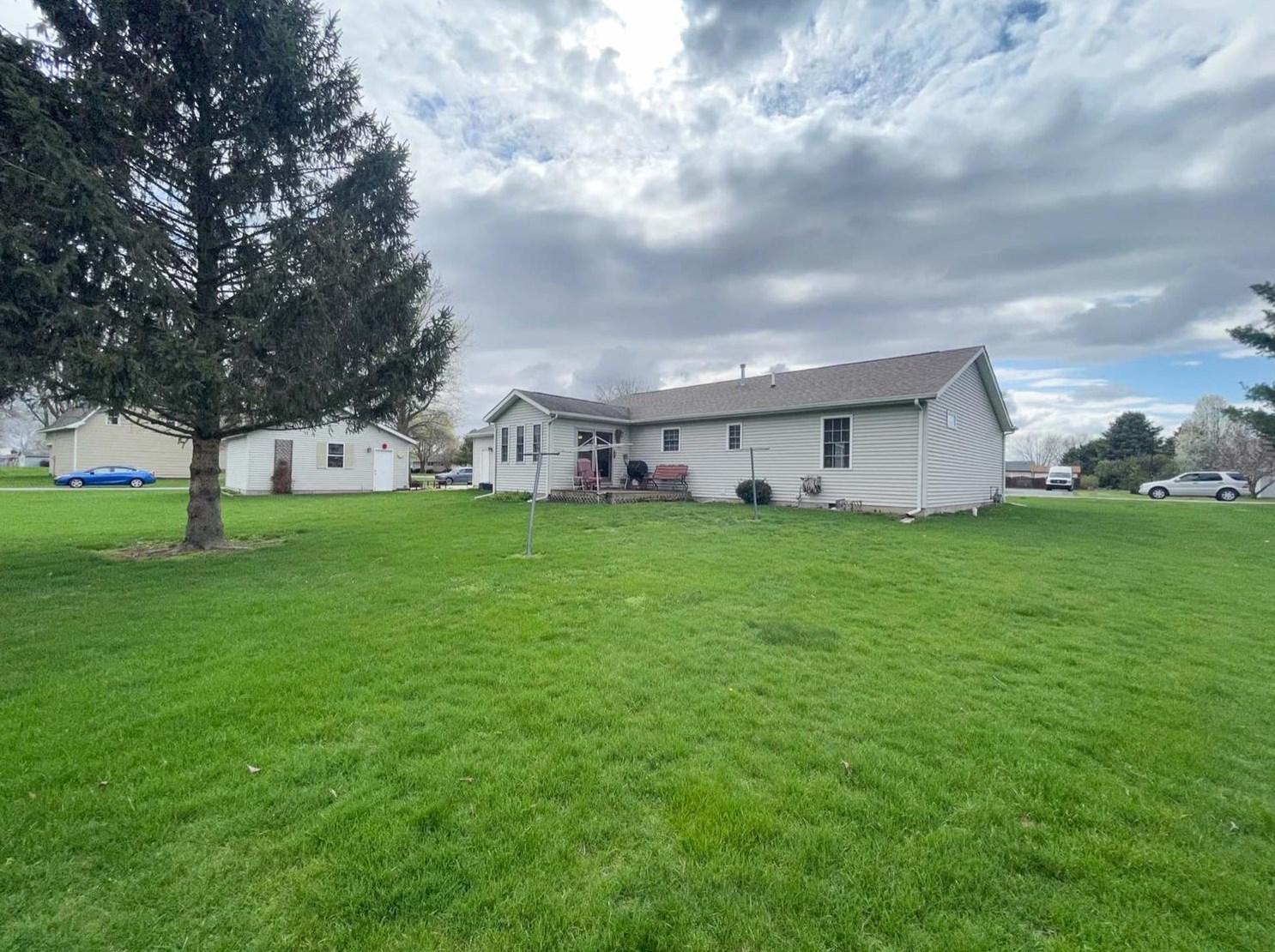 103 Lincoln St, Wanatah, IN 46390-9563