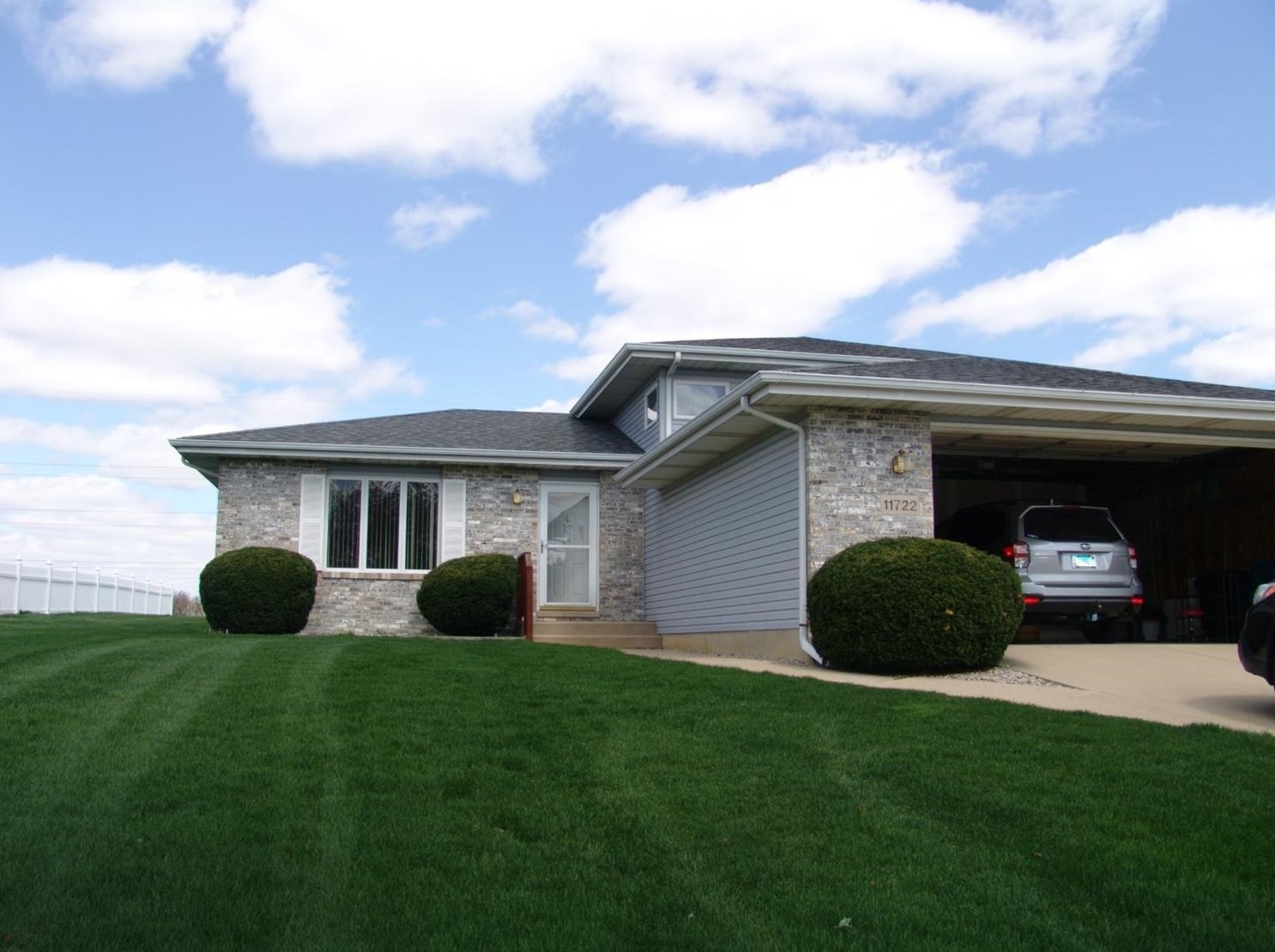 11722 N Magoun Dr, Dyer, IN 46373
