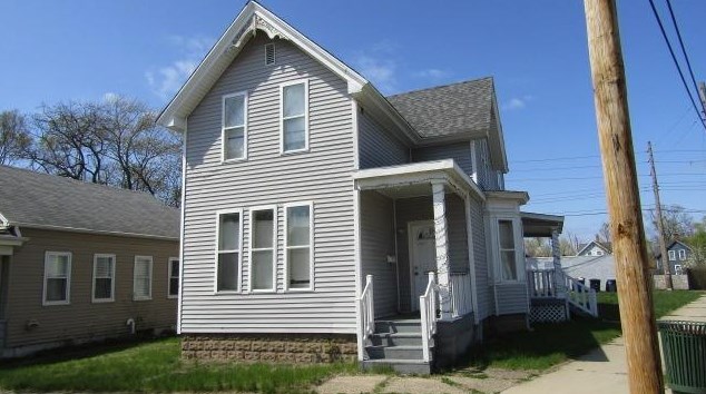 424 E 10th St, Michigan City, IN 46360