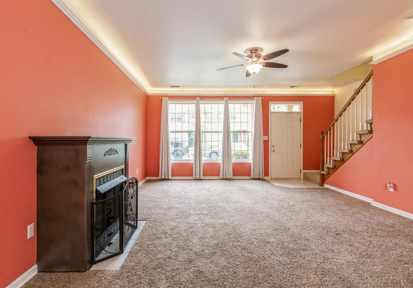 2906 Churchill Ln, Hammond, IN 46322