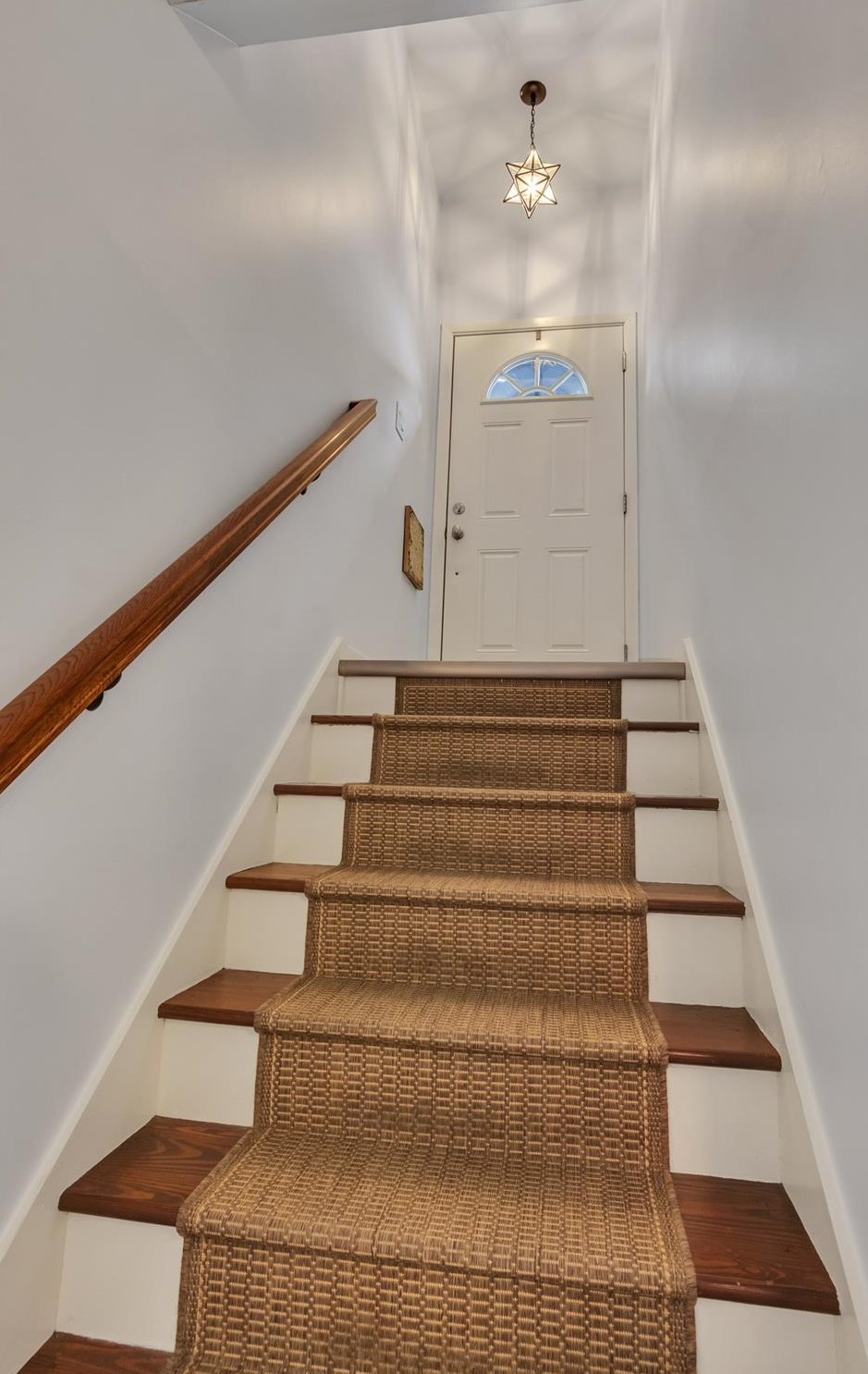 1198 Millpond Rd, Valpo, IN 46385