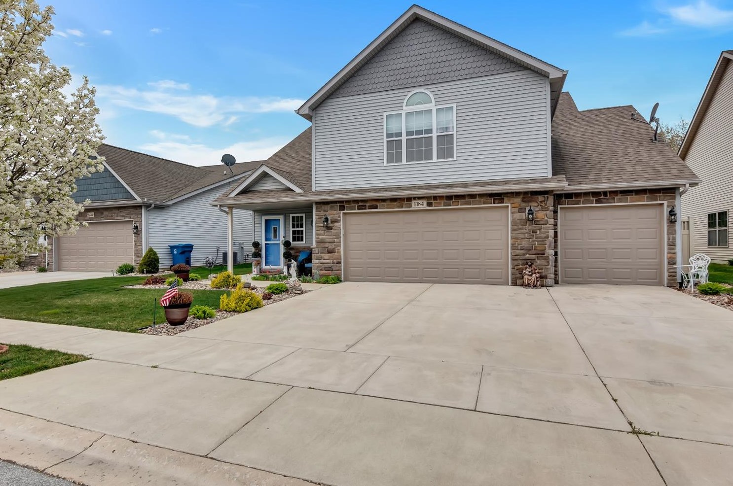 1184 Sawgrass Dr, Griffith, IN 46319
