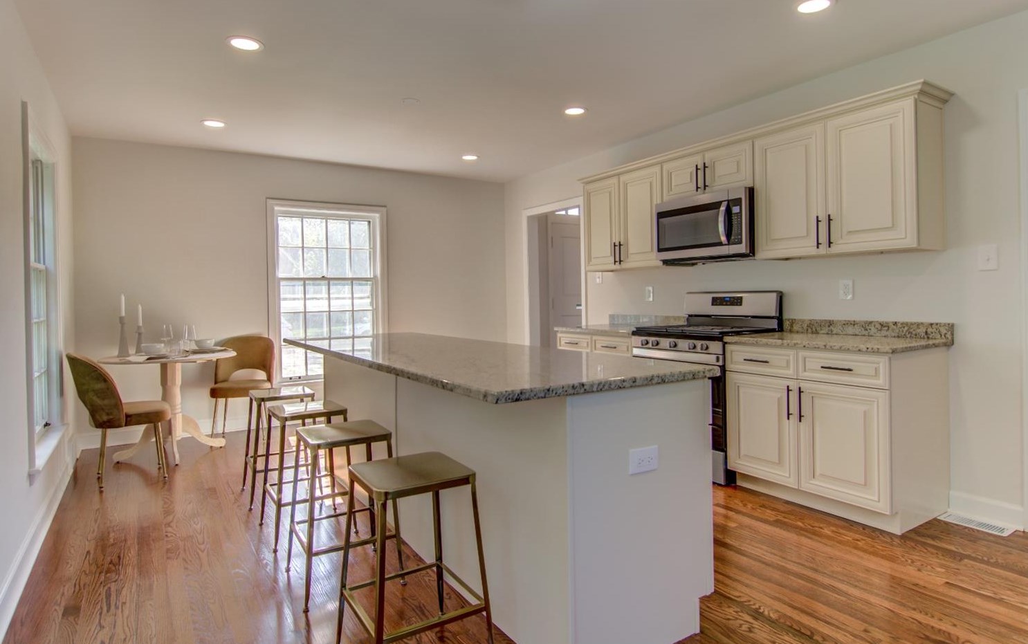 8810 Southmoor Ave, Hammond, IN 46322