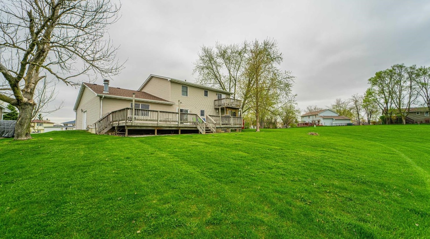 4072 Bush Hill Ct, Crown Point, IN 46307