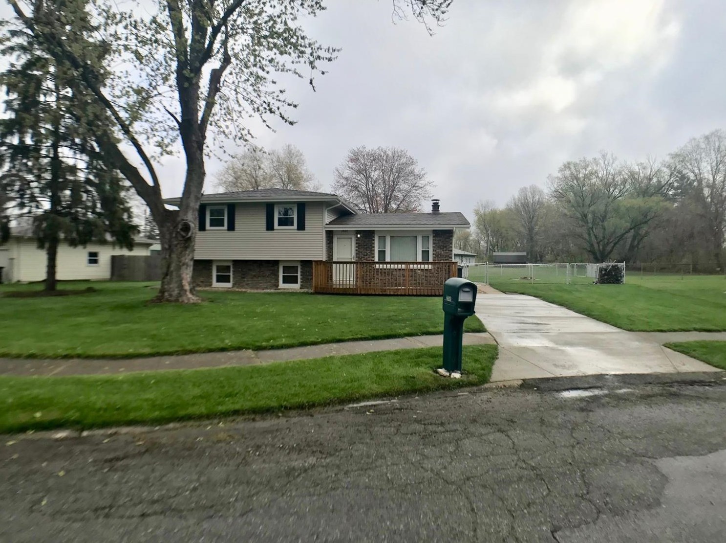 2869 Shawnee St, Portage, IN 46368-3713