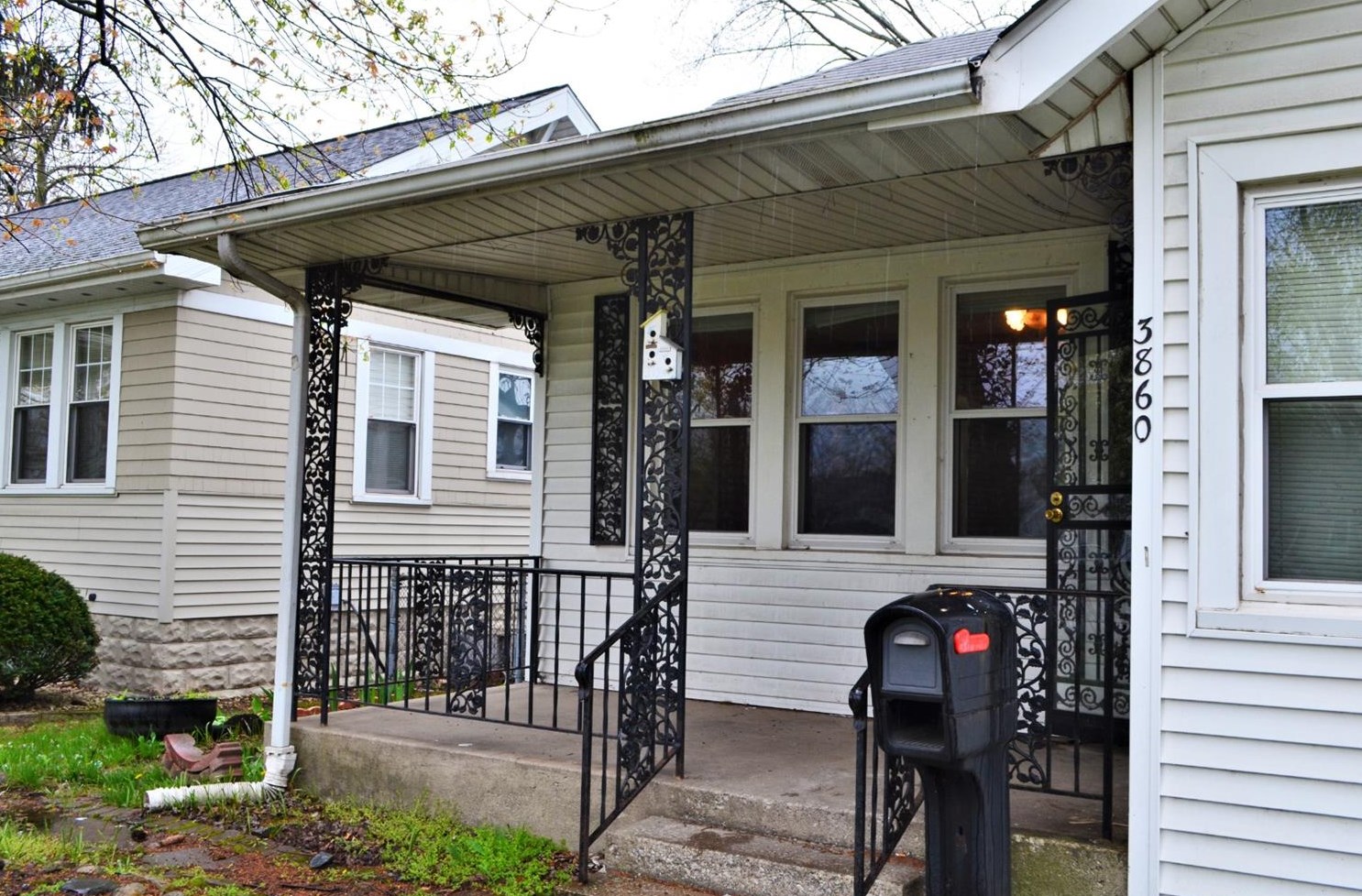 3860 Colbourne St, Hobart, IN 46342