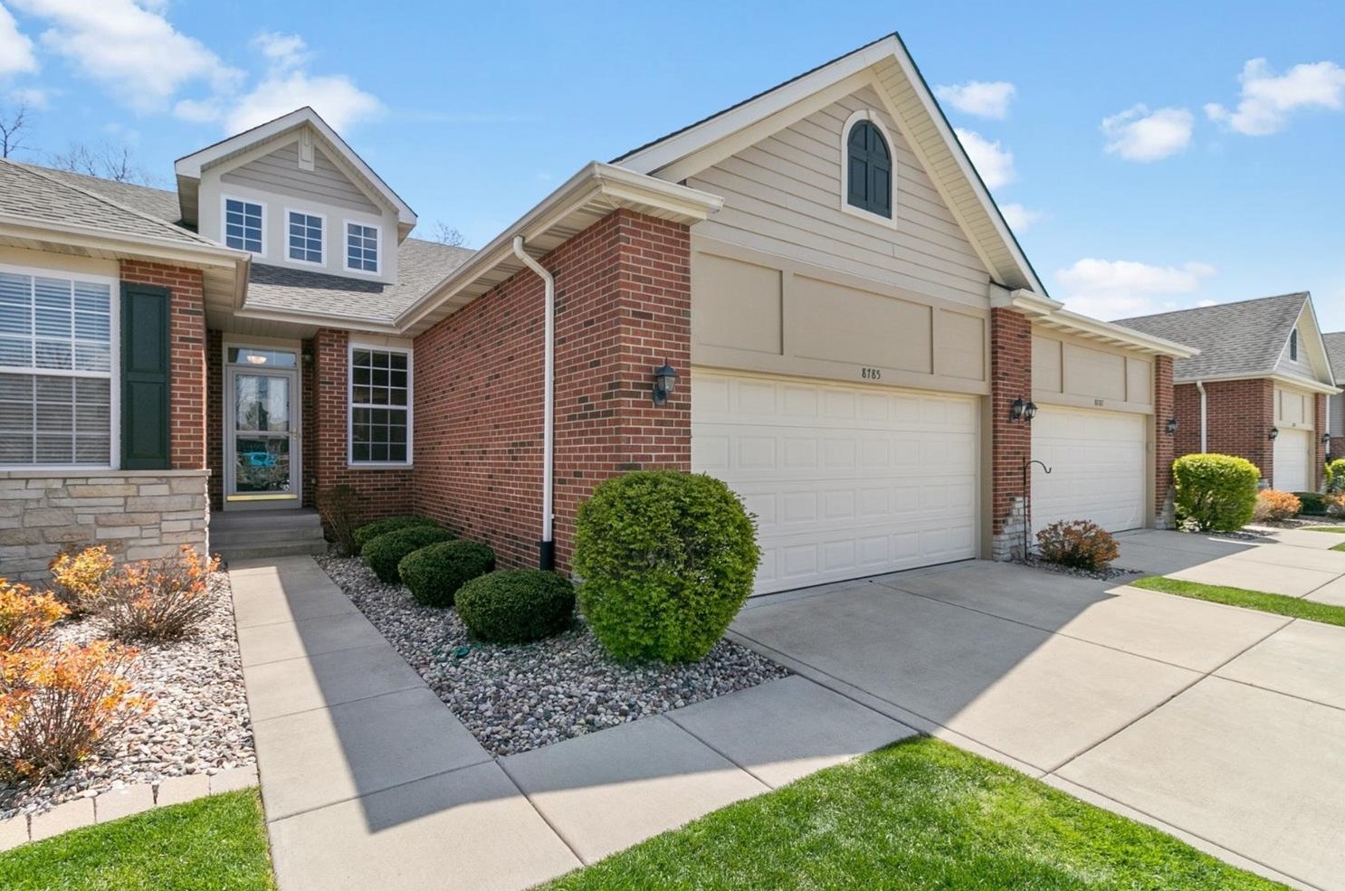 8785 Forest Glen Ct, Dyer, IN 46373