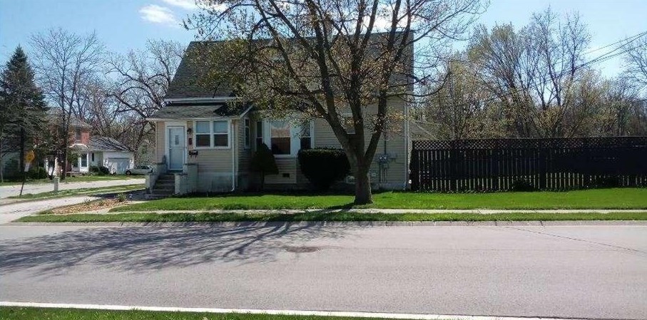 409 W Walnut St, Crown Point, IN 46307