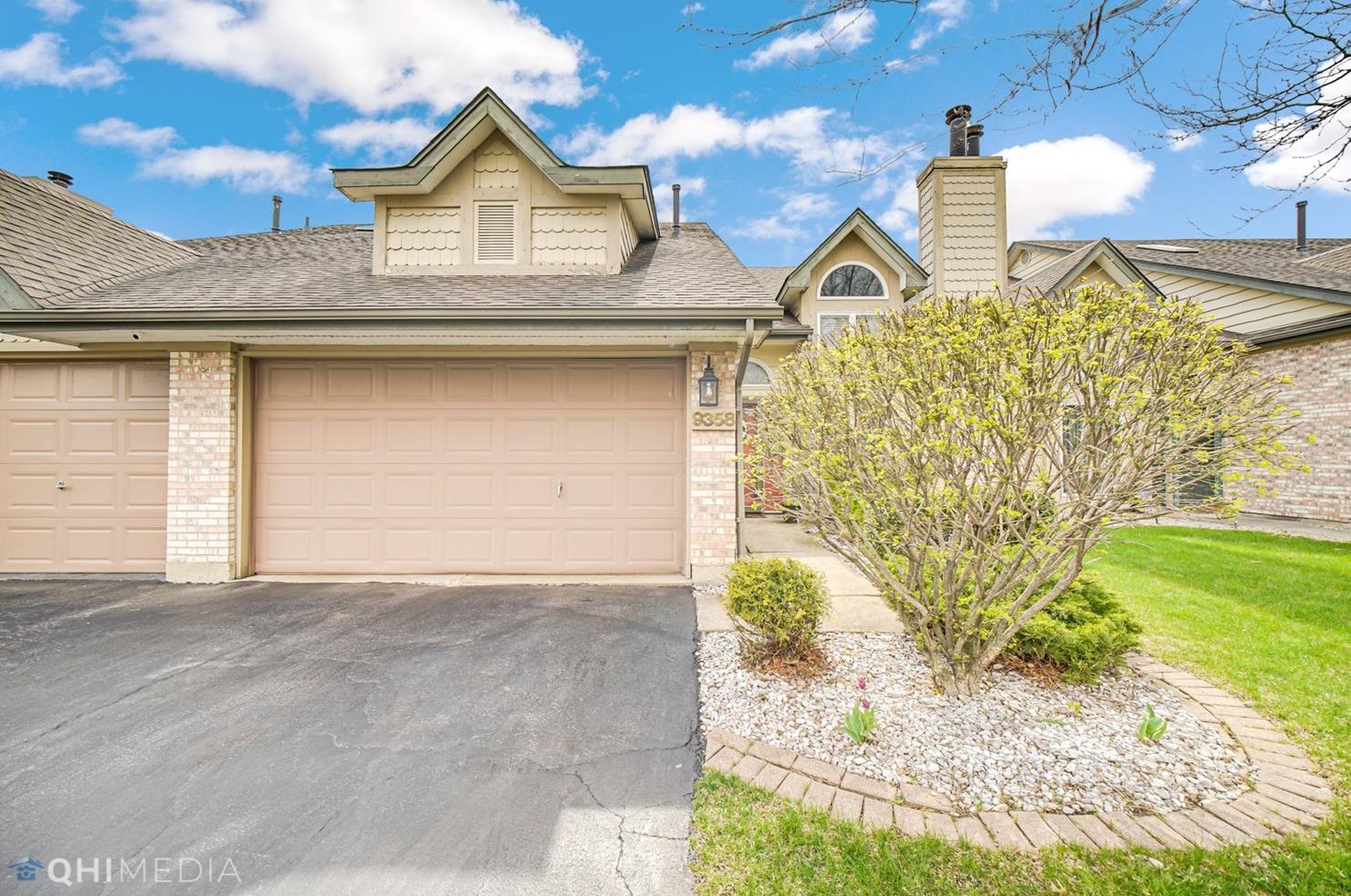9358 Tyler St, Crown Point, IN 46307
