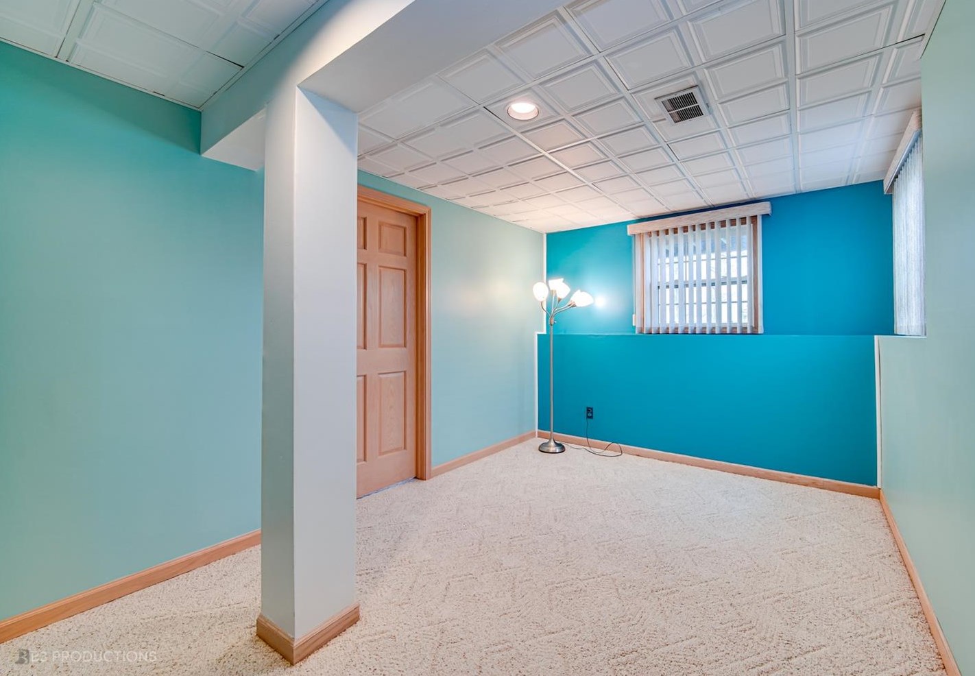 555 Lantern Walk, Valpo IN  46385-2980 exterior