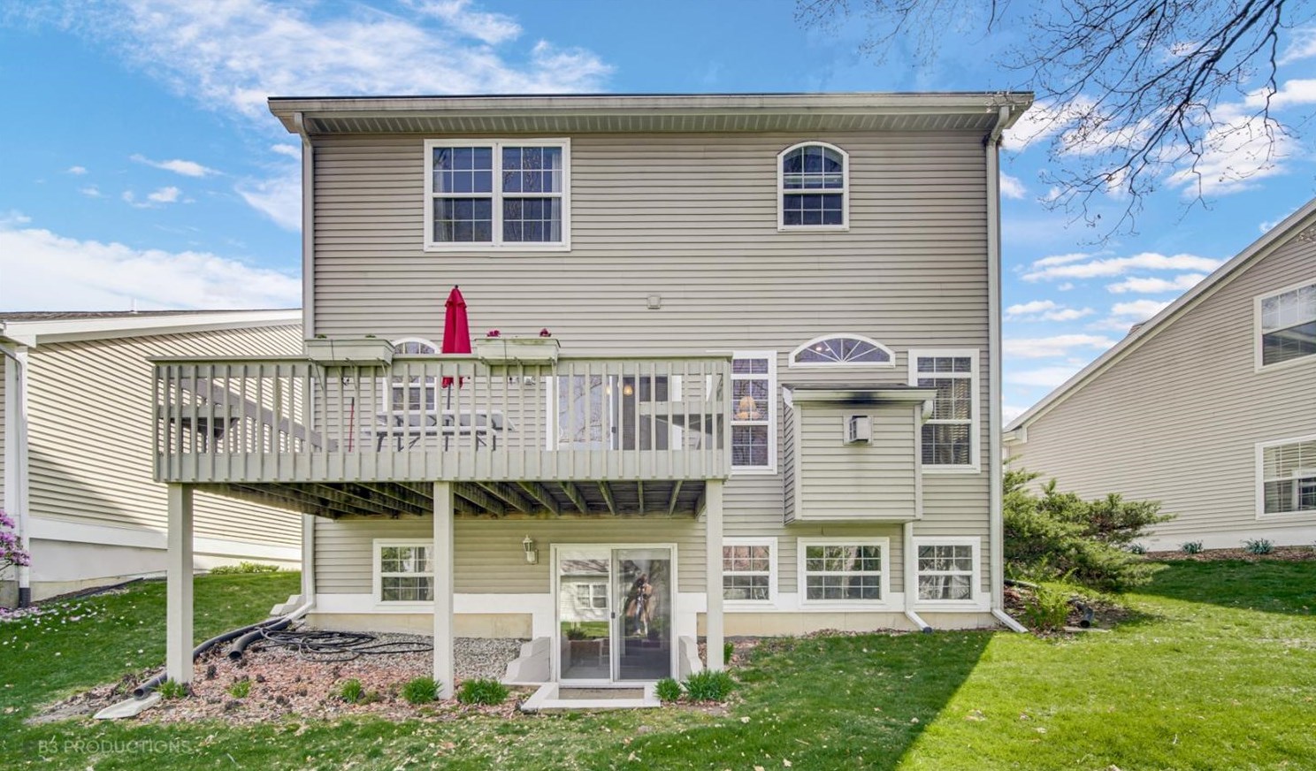 555 Lantern Walk, Valpo IN  46385-2980 exterior