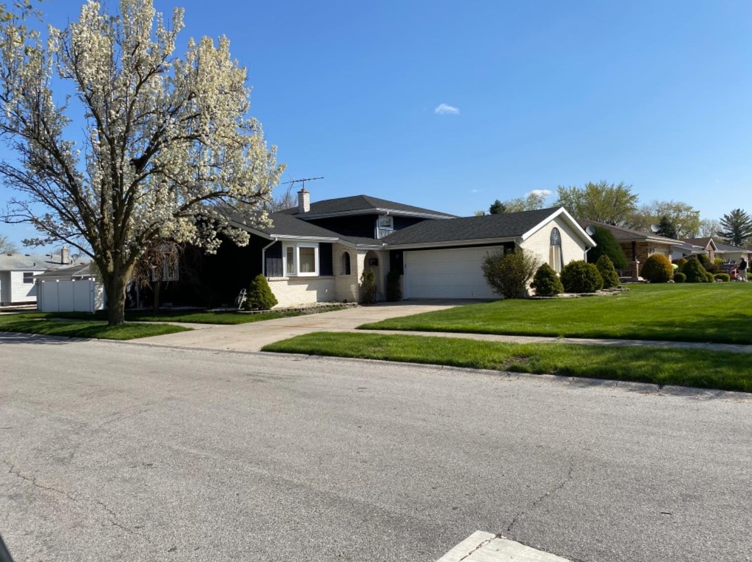 3031 Lakeside Dr, Hammond, IN 46322